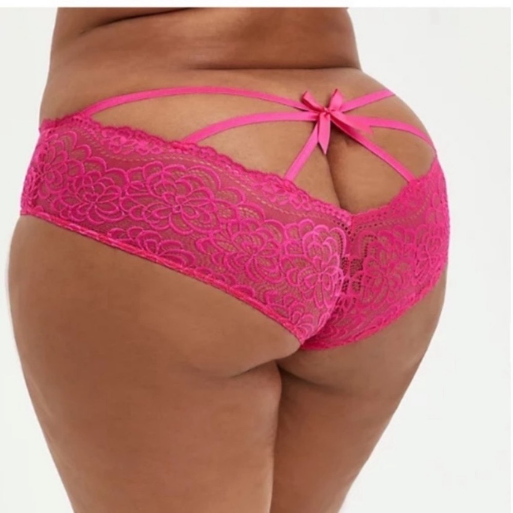 Torrid Size 1 Cage Back All Over Lace Hipster Panty in Beet Root Pink NWT